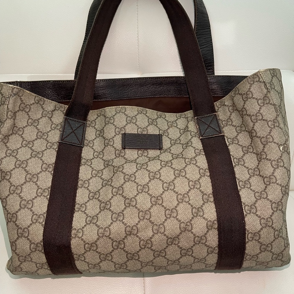 Authentic Gucci Supreme GG Coated Canvas Shoulder Bag